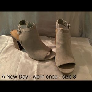 Peep toe with open heel